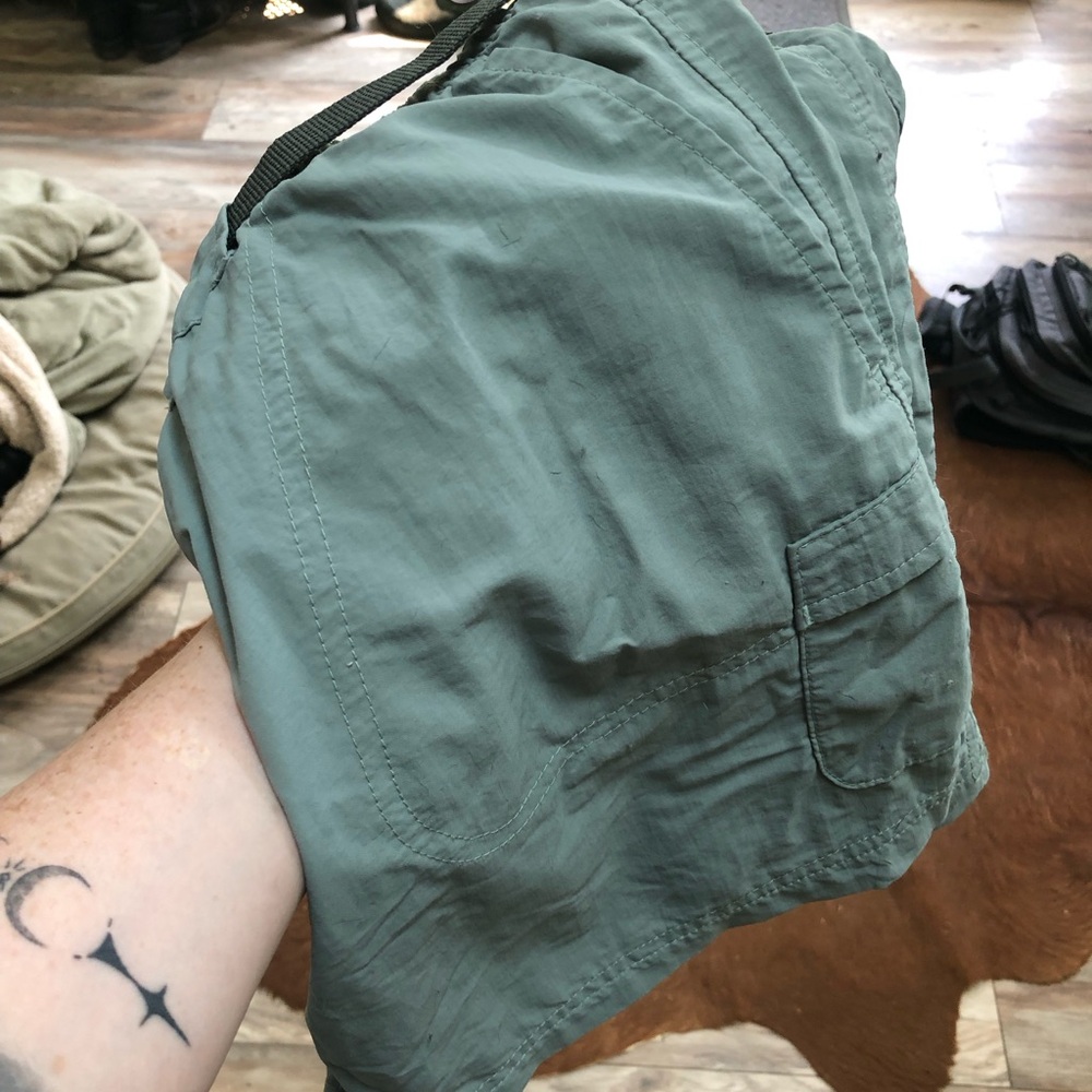 Columbia Hiking Shorts - Picture 5 of 6